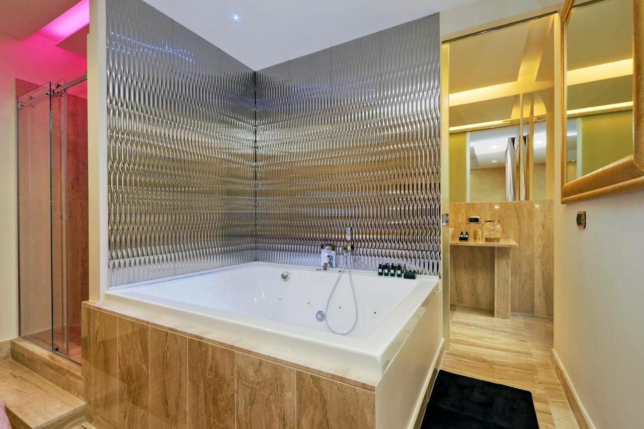 Trevi Diamond Luxury Suites & Jacuzzi Roma Exterior foto